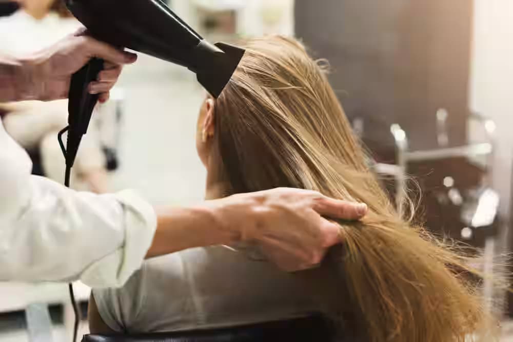 Exklusive Einrichtung für Friseursalon vom Profi