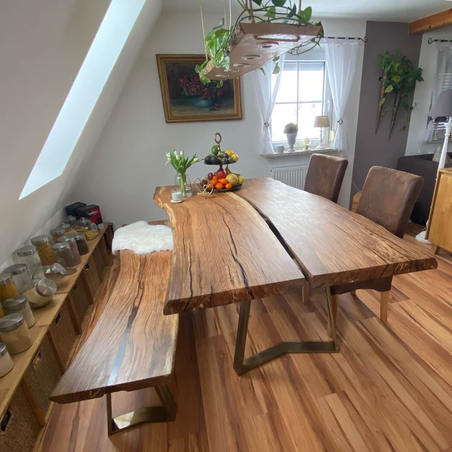 Einzigartige Möbelstücke: Tisch Baumstamm & Co. für Ihr Zuhause