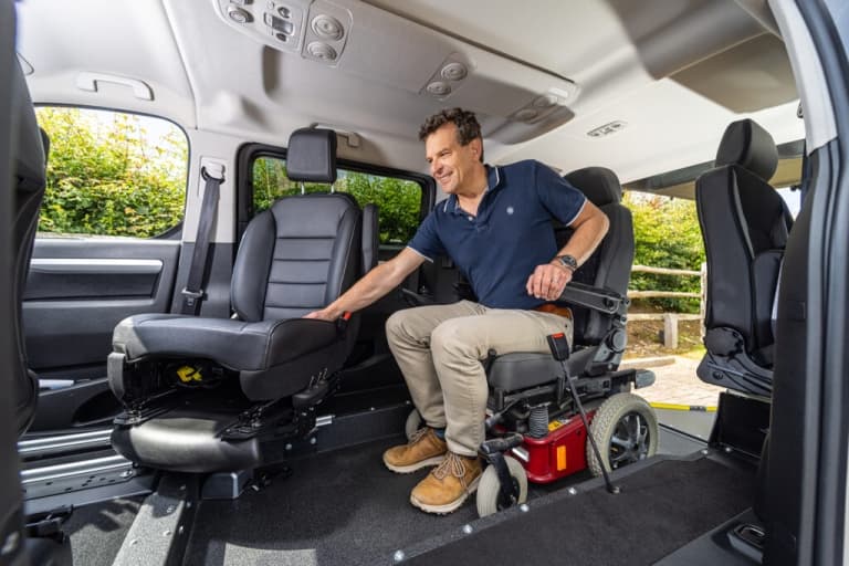 Maßgeschneiderte Fahrzeuge von Mobility4ALL für Taxiunternehmen, Mietwagen und mehr