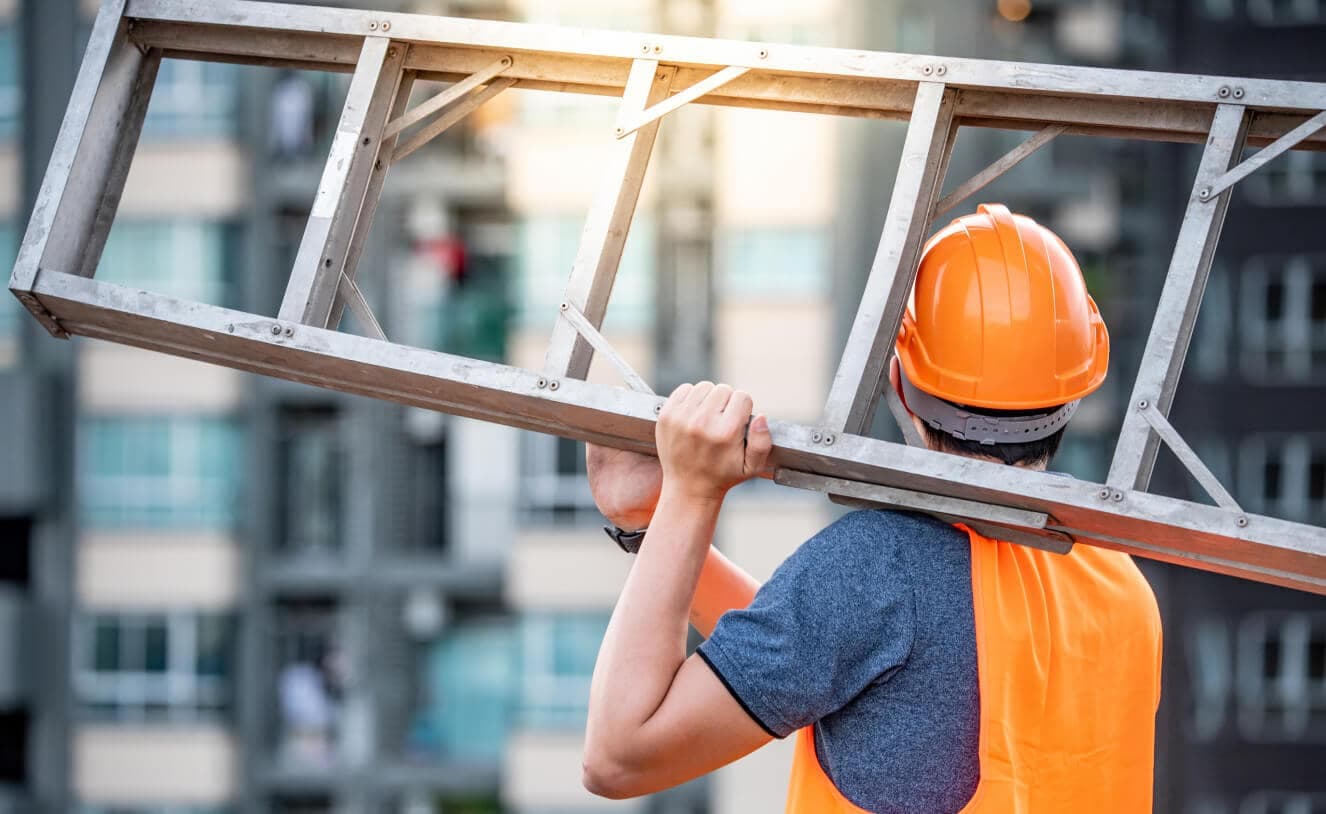 Sichere Arbeitsmittel durch eine fachgerechte Leiterprüfung – zu fairen Preisen