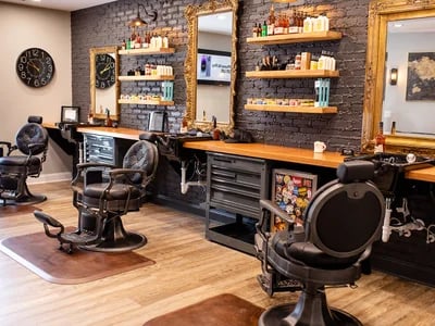 Exklusive Einrichtung für Friseursalon vom Profi