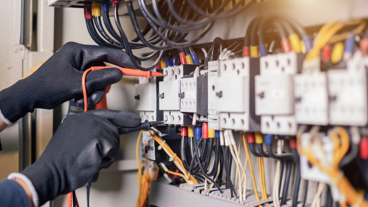 E-Check nach DGUV V3 – Risiken minimieren durch regelmäßige Prüfungen